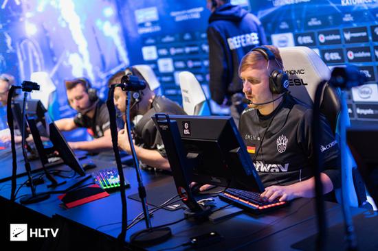 LPL主持小钰分享萨勒芬妮cos照：一起去赢下一场战斗吧