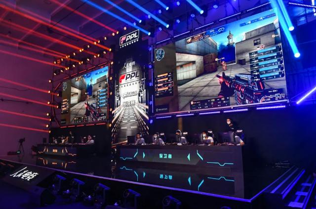 Doinb ： Xiao Tian 解说比赛？别传播谣言！我看到了 Zoom 发给我的聊天记录。