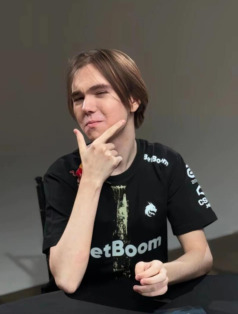 BLG官宣： 很高兴地向大家宣布：辅助选手左名豪（id：LvMao）即日起正式加入BLG平安银行俱乐部