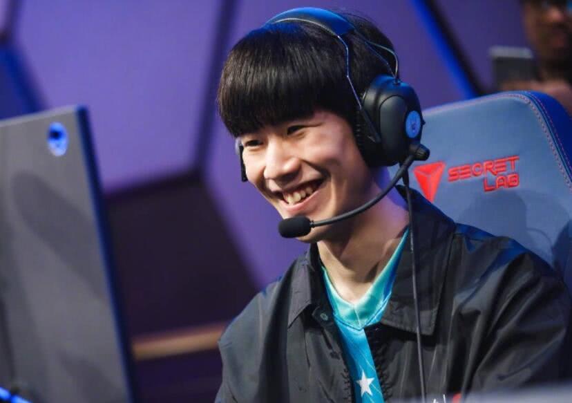 Spirit 和 Astralis 晋级 BLAST Bounty Fall 2025：封闭预选赛的下一轮
