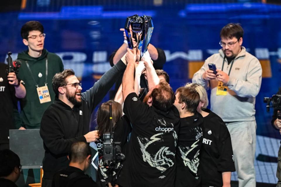 GALA 状态！Giggs 投中三分球， Meiko 带领团队冲向 Invictus Gaming 首先获得比赛点