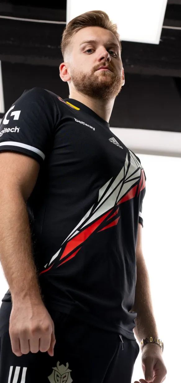 The MongolZ 和 Vitality 轻松赢得 IEM 科隆 2025 的首场比赛