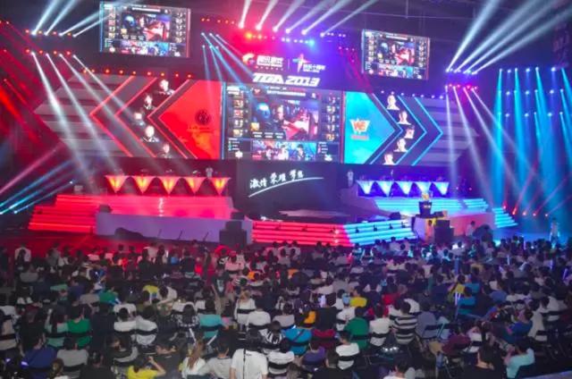 HLTV奖：年度精彩时刻 - Donk 的惊人1v5